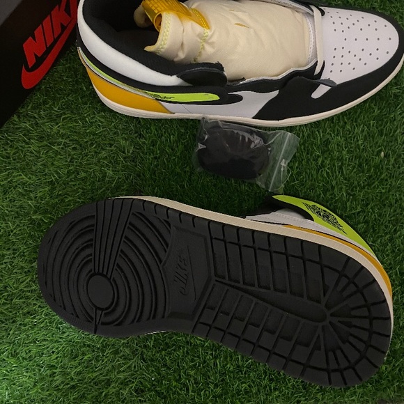 Air Jordan 1 volt gold - Picture 5 of 6